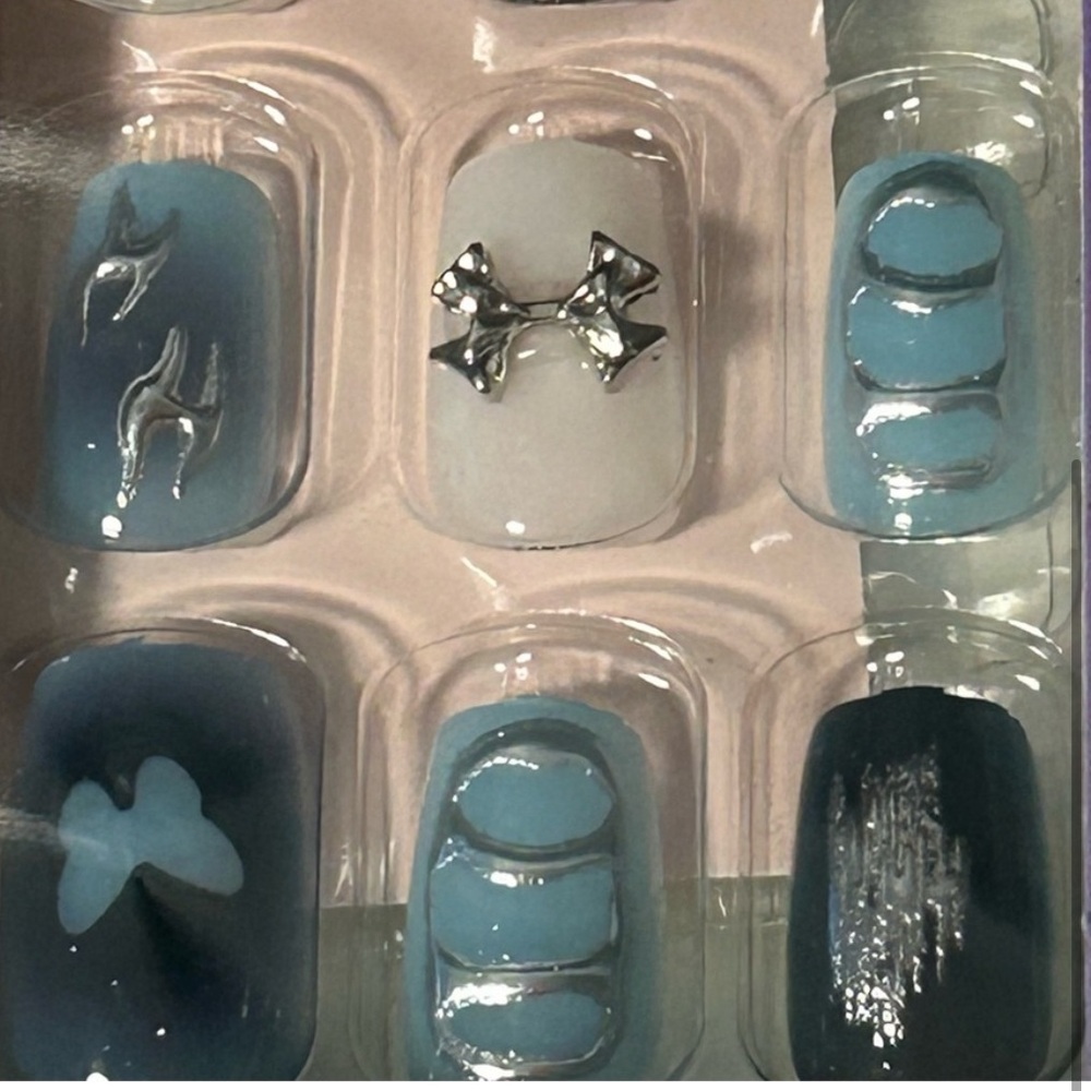 Shanghai Press-On Nails turquoise green silver